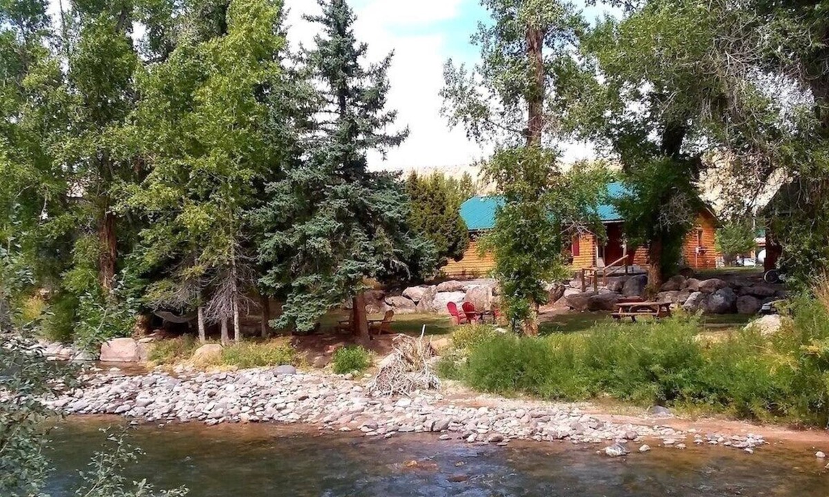 Dubois Cabin | Cabin on the Wind River - Excellent in-town location!
