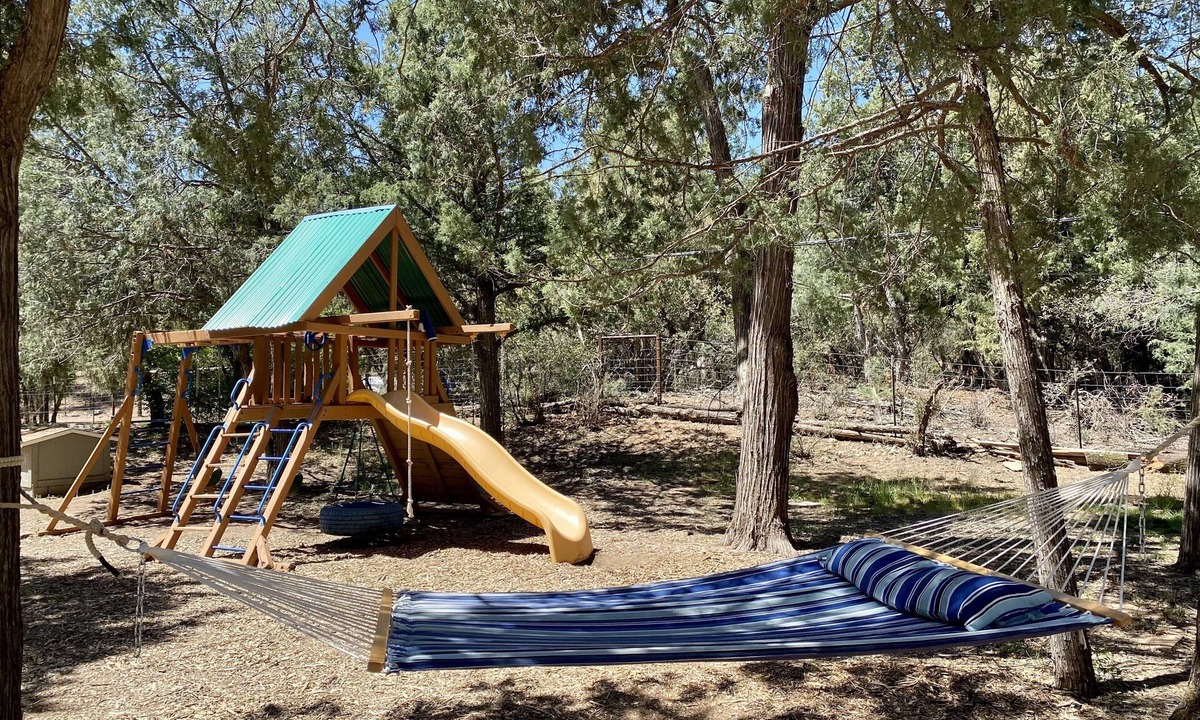Payson Cabin | Cabin w/Outdoor Fun! Firepit, Playset, BBQ & More