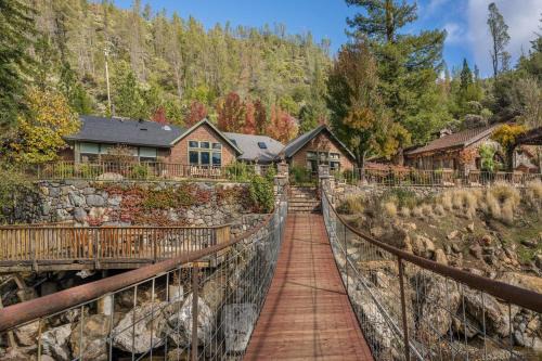 Middletown House | Calistoga Creek Side Mountain Estate