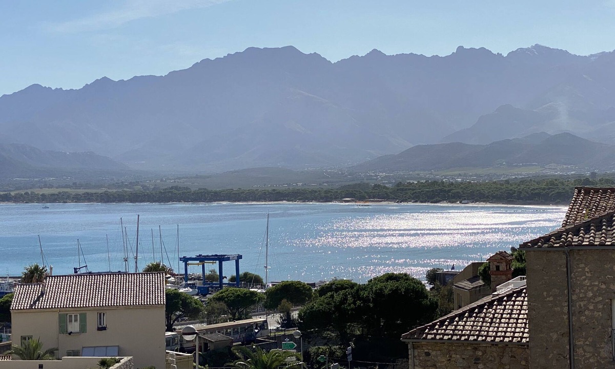 Calvi Apartment | CALVI, T2, Sea view, Wifi, beach and center 5 mn away, Air-conditioned, 4personnes