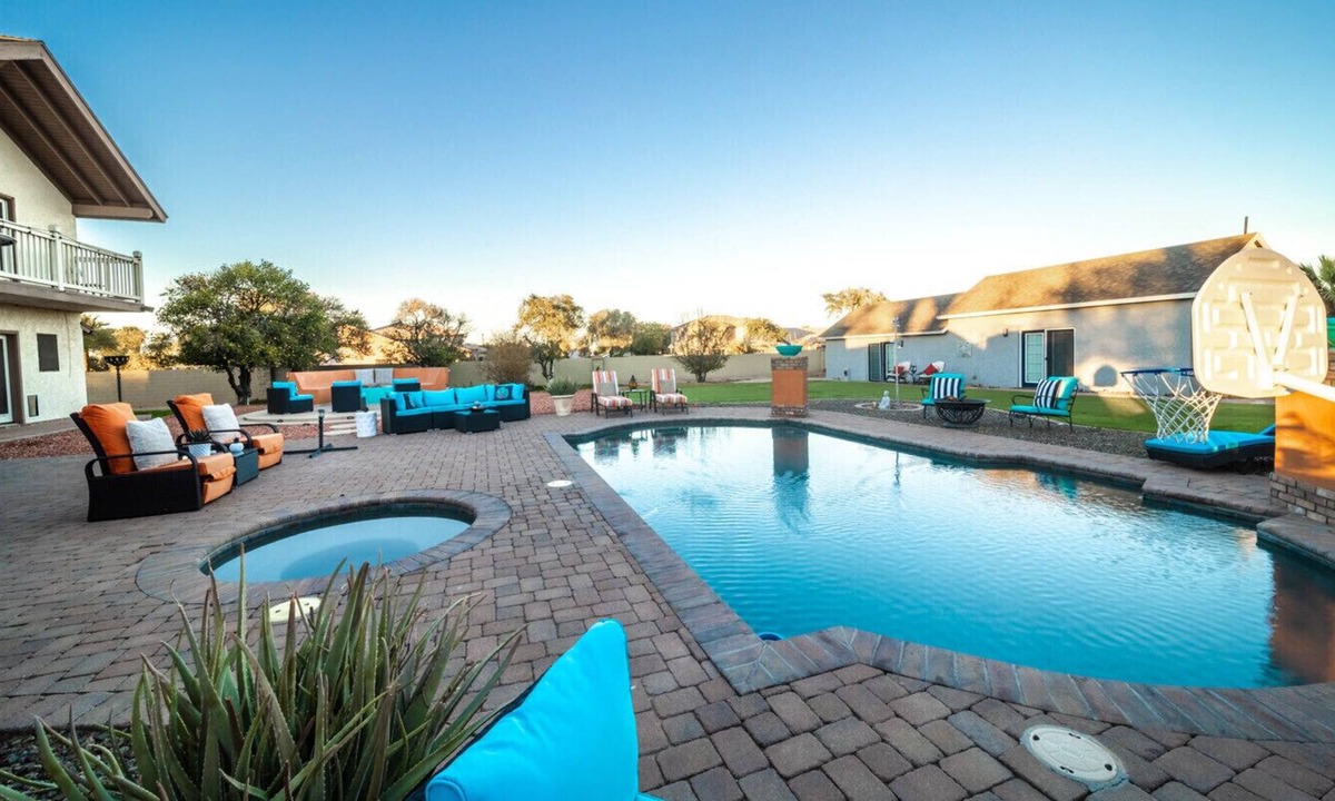 South Mountain Cottage | Cannabis Friendly - Near Airport - Guesthome