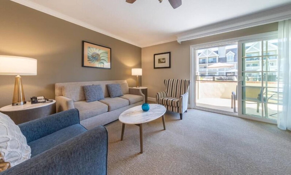 Carlsbad Village Hotel | Carlsbad Beachfront Stay | 2 Units with Kitchen, Outdoor Pool & Free Parking