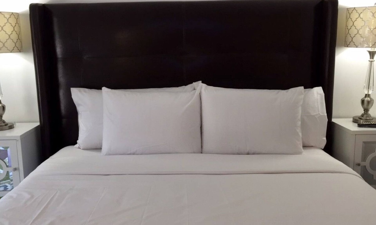 Hamden Hotel | Carriage House