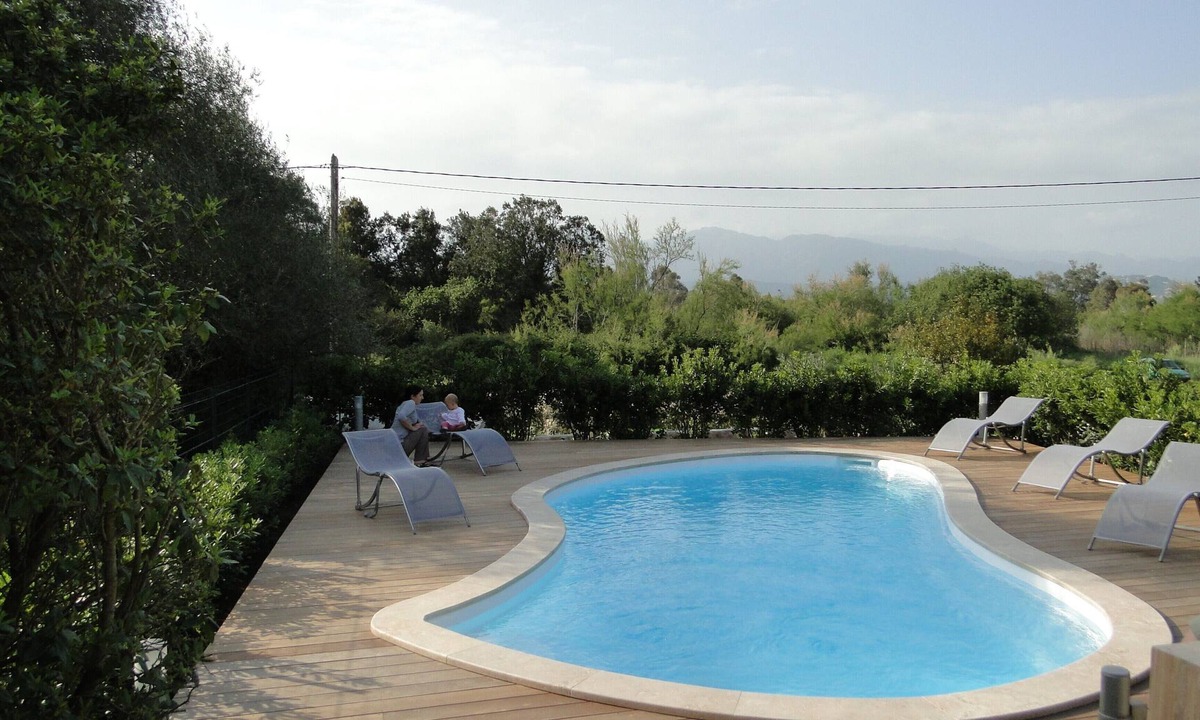 Porto-Vecchio House | "Casa di Mamma" apartment in house, sea and mountain view + swimming pool.