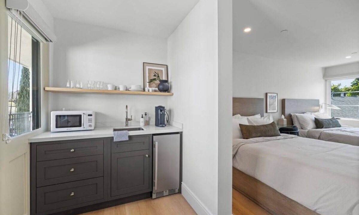 Laguna Apartment | Casa Jardin Unit 12-Boutique Suite in Downtown Santa Barbara