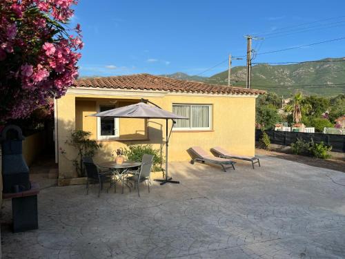 Valpaja House | CASA Petra Rosa