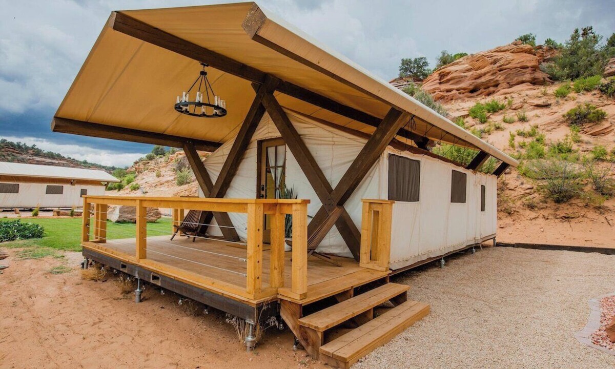 Kanab Cabin | Cave Lakes Canvas Cabin Suite with Soaker tub #2