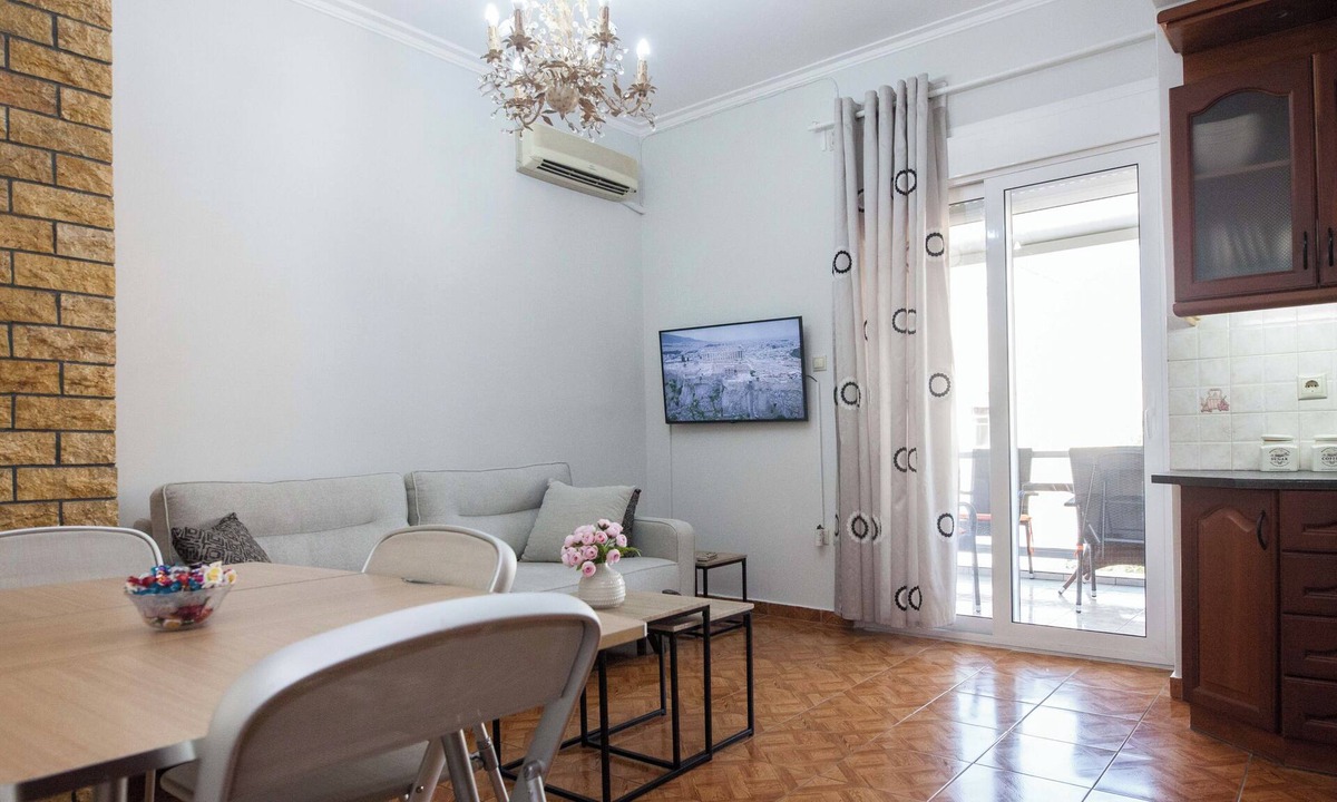 Monastiraki Apartment | Central 2Bd Apt w Balcony by Monastiraki