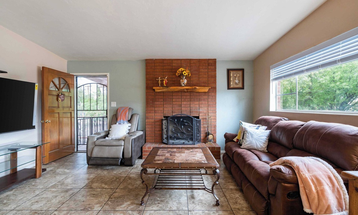 Vista Del Monte House | Central Tucson Gem w/Porch, Patio & Park Access