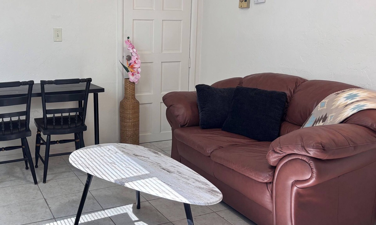 Feldman's House | Central Tucson - Near University of Arizona - 7 Min DT & 4 Ave 1B1B