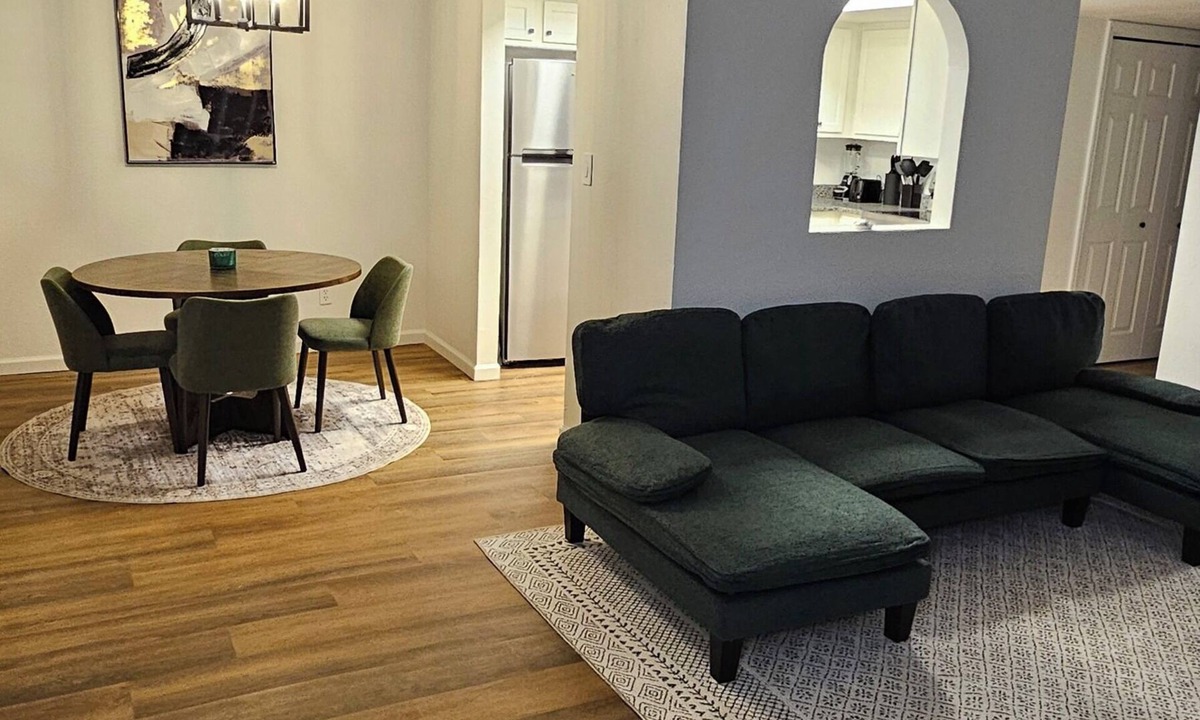 Campus Farm House | Central Tucson Retreat 2BR Townhome + Garage + AC for relaxing stays