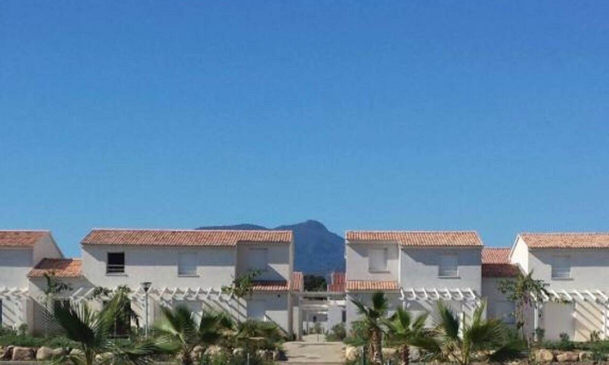 Prunete Villa | CERVIONE Prunette 3 * air-conditioned seaside villa with direct beach access