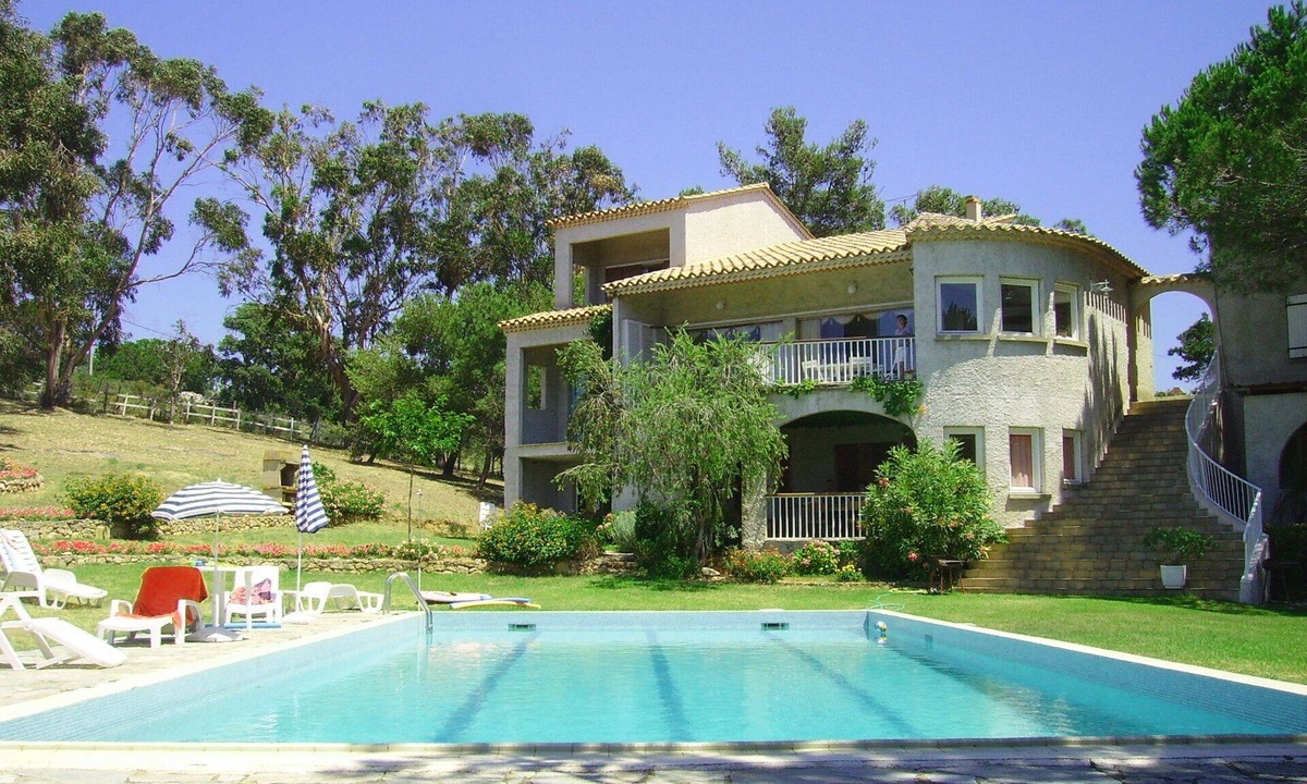 Porticcio Cottage | CHALET MIMOSA - 6 PEOPLE - 3 BEDROOMS and 2 BATHROOMS