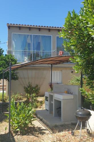 Valle-de-Campoloro Bed & Breakfast | Chambres d'hôte A Caserella, Maison de village rénovée avec vue sur mer