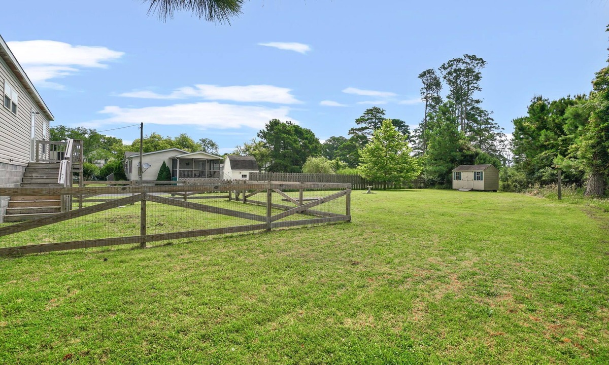 Chincoteague House | Charlie's Cove | Central Chincoteague Home w/Fenced Yard, Soaking Tub, Den & Pet Friendly Stay