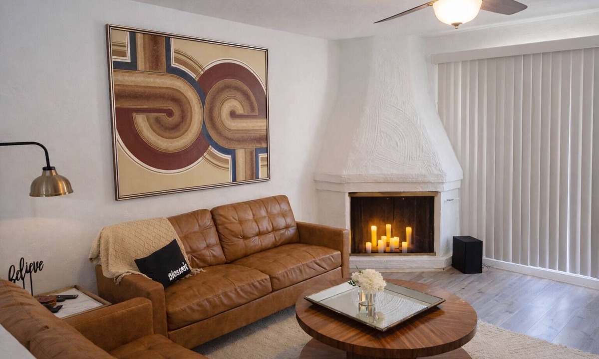 Litchfield Park House | Charm of Old Litchfield- No Chores!