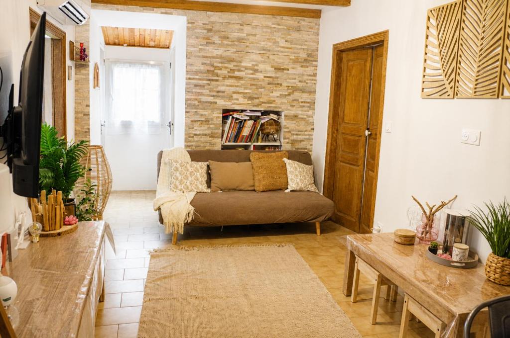 Cervione Apartment | Charmant appartement climatisé proche des plages et en plein coeur village