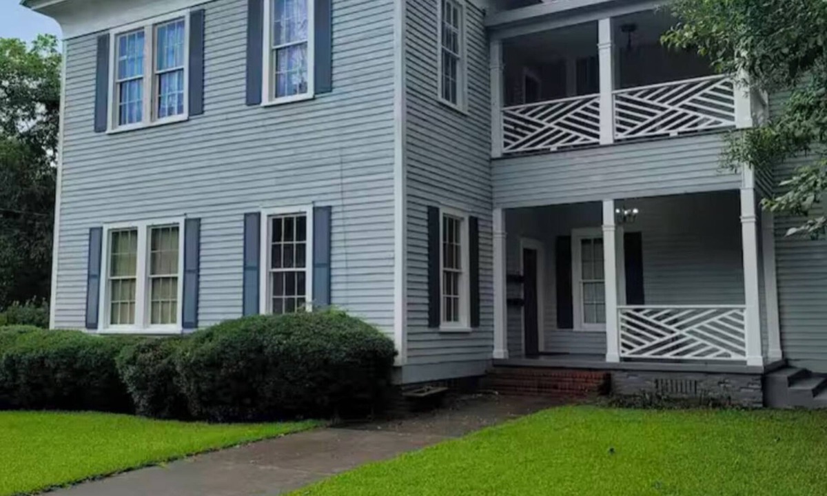 Dublin Apartment | Charming 1-bedroom downstairs apartment in fabulous Dublin, GA