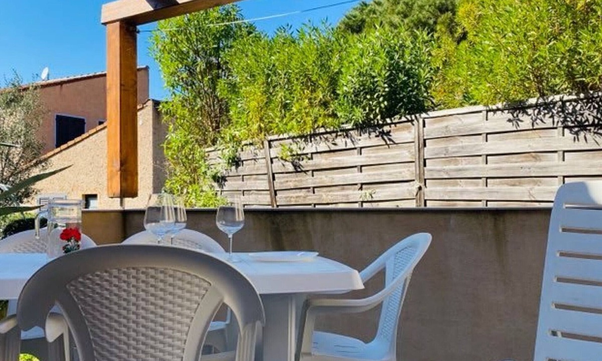 Marine de Saint Ambroggio House | Charming 2-Room House, 5 Sleeps, Steps to Beach, Terrace, Parking, Linens Included