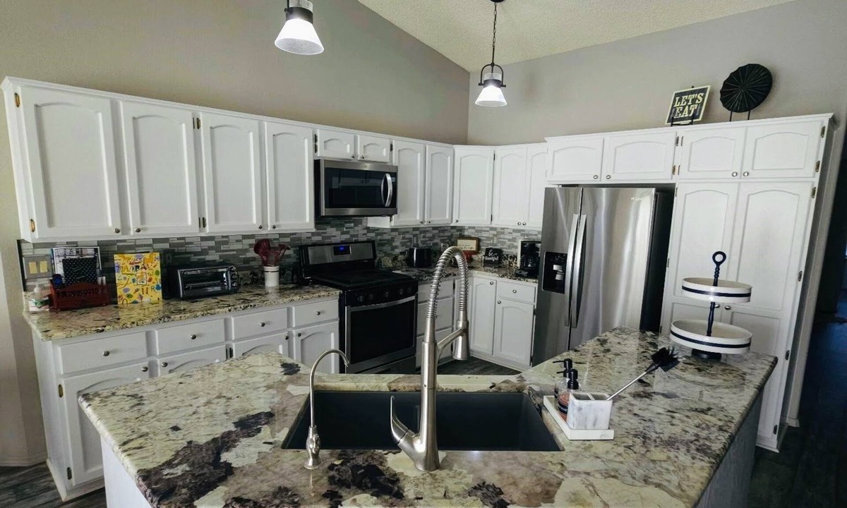 Prescott Country Club House | Charming 3 bedroom 3 bath with mountain views, huge game room, and theatre room.