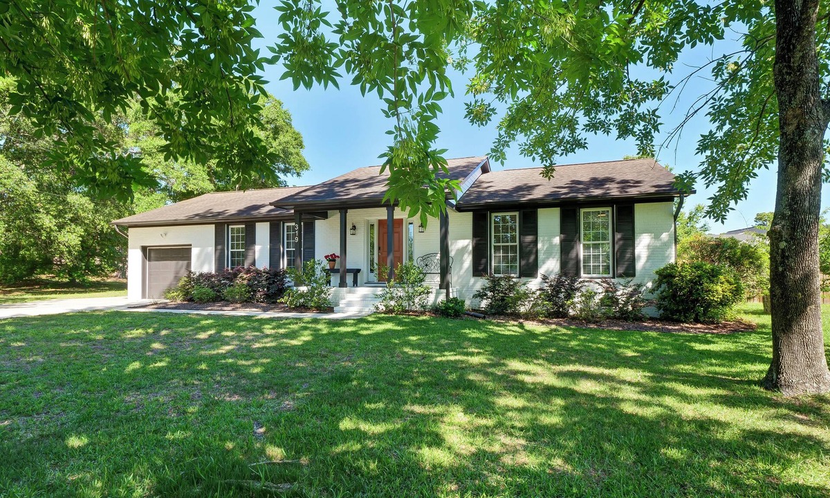 Wilmington House | Charming 3-bedroom, centrally located in Wilmington with in-ground pool!