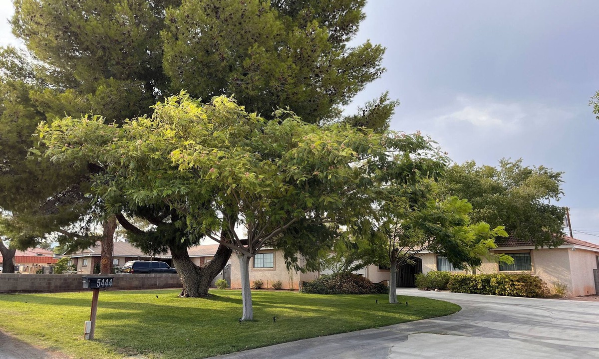Las Vegas House | Charming 3-bedroom farmhouse with AC and WiFi in brilliant Las Vegas