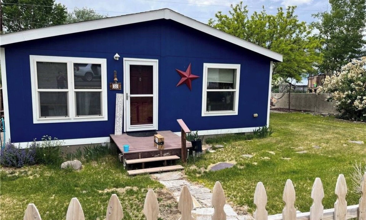 Mc Gill House | Charming 3-bedroom house in enchanting McGill with AC