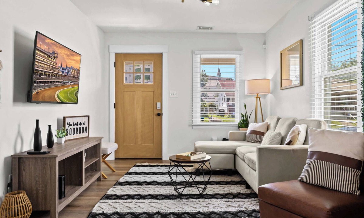 South Louisville House | Charming 3BR home near Louisville attractions!