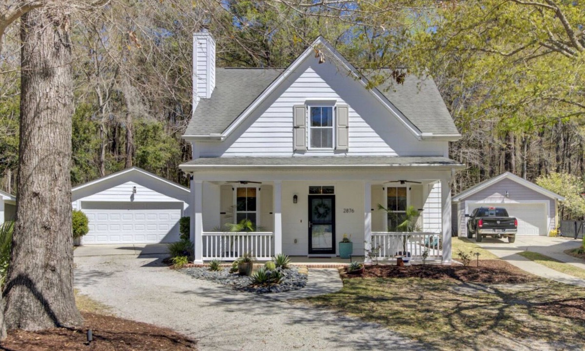 Mount Pleasant House | Charming 4-bedroom house with pool in lovely Mount Pleasant