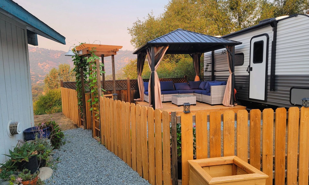 Ahwahnee Cottage | Charming Ahwahnee Cottage — Oak-Studded Views, Yosemite at Your Doorstep