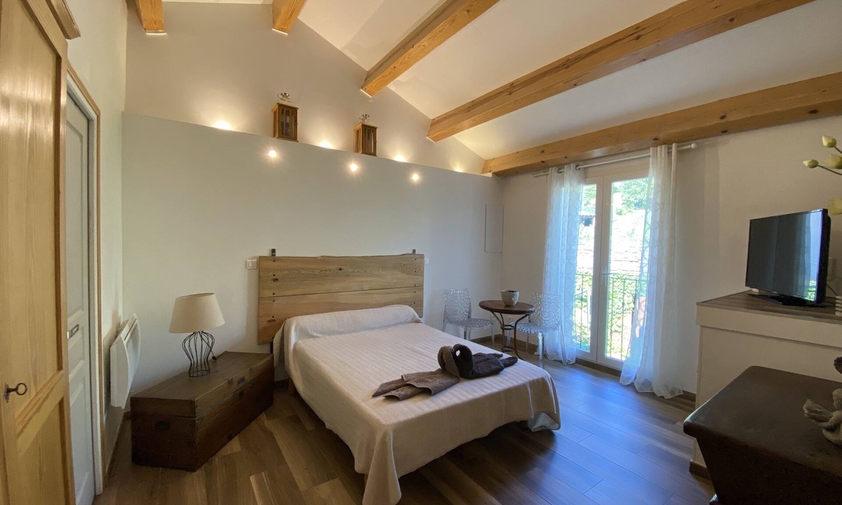 Corte Apartment | Charming apartment at the foot of the citadel - close to rivers