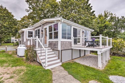Bristol House | Charming Bristol Cottage w/Private Beach!