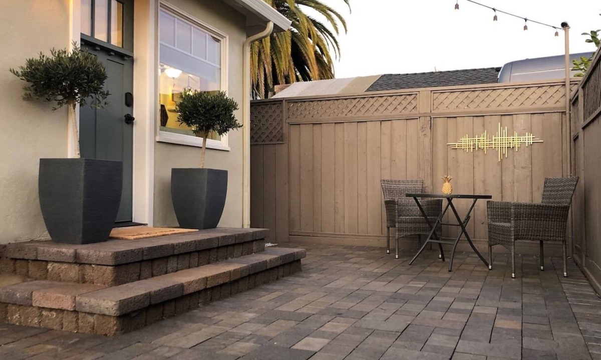 Concord House | Charming Courtyard Cottage | Private Patio | Fire Table | BBQ