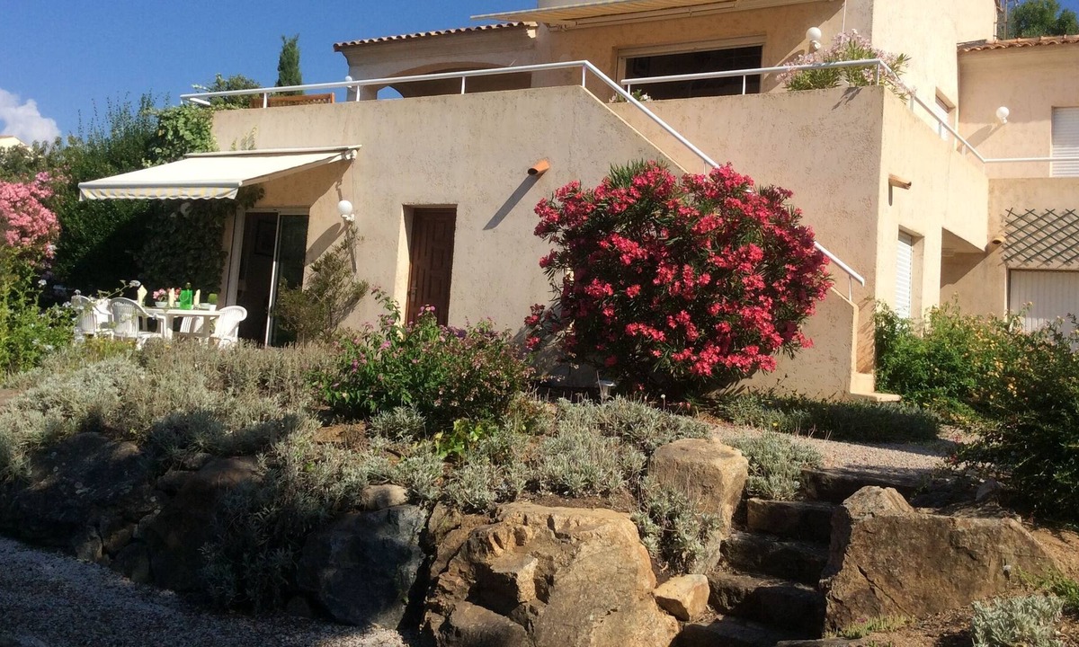 Monticello Apartment | Charming exterior villa 4 to 5 people sea view / Monticello Haute Cors