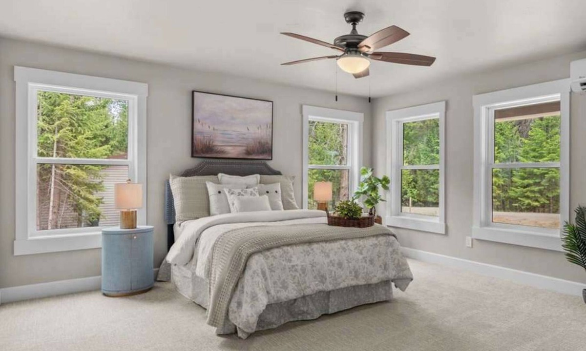 Newport House | Charming Family Home with Scenic Views — Steps from Diamond Lake!
