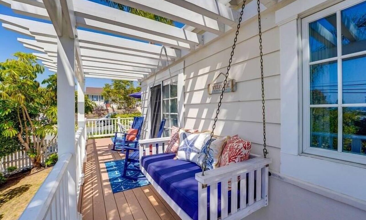 Ocean Beach House | Charming hillside cottage home with Ocean views