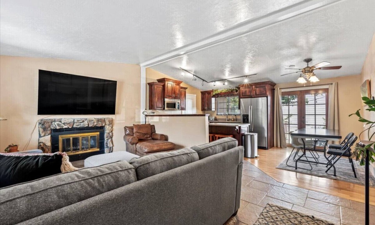 Millcreek House | Charming Mountain Retreat with Enclosed Backyard and Artistic Flair