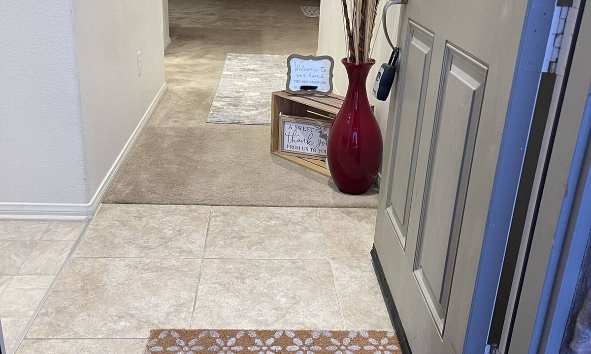 Victorville House | Cheerful 1 bedroom home with hot tub