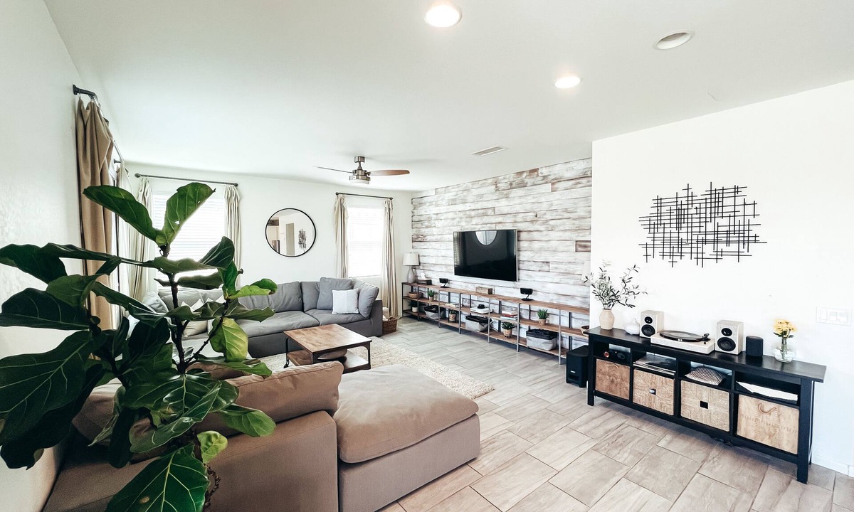 Rock Springs House | Cheerful 5-BR Family Friendly Home, Perfect Spot