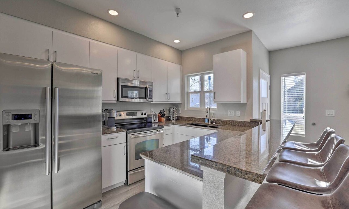 Downtown Boise Condo | Chic Boise Abode: Walk to Bars & Restaurants!