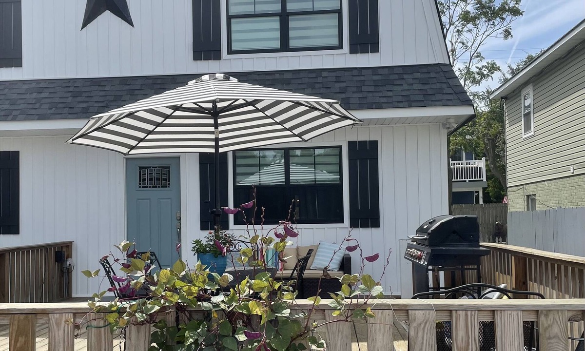 Chic's Beach House | Chicks Beach home for large families.