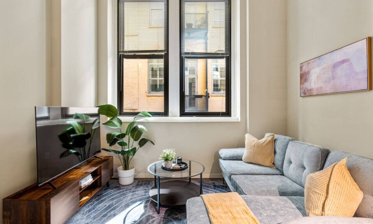 Downtown Cincinnati Apartment | City Club - Unit 337