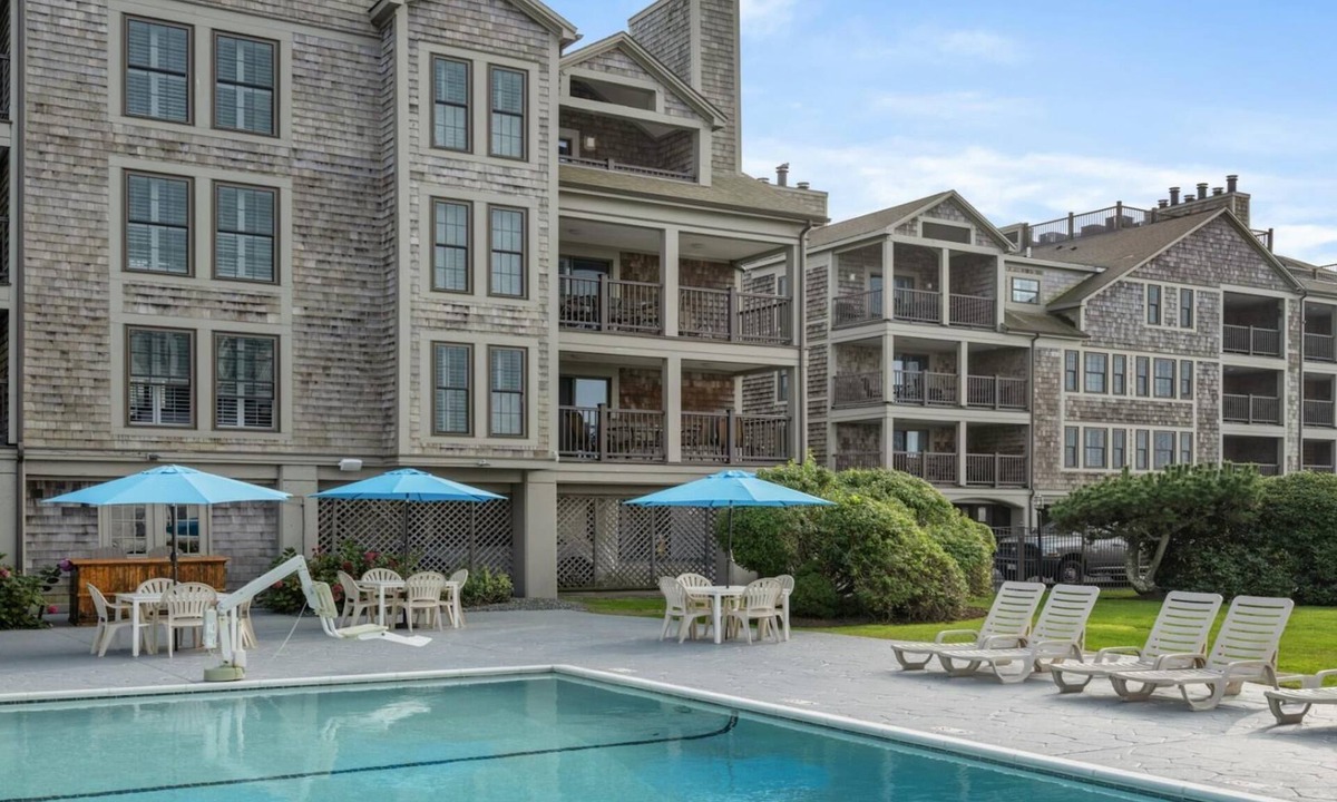 Yachting Village Resort | Classic New England Charm At The Heart of Newport-Wyn. Newport Onshore- 2 Bd.