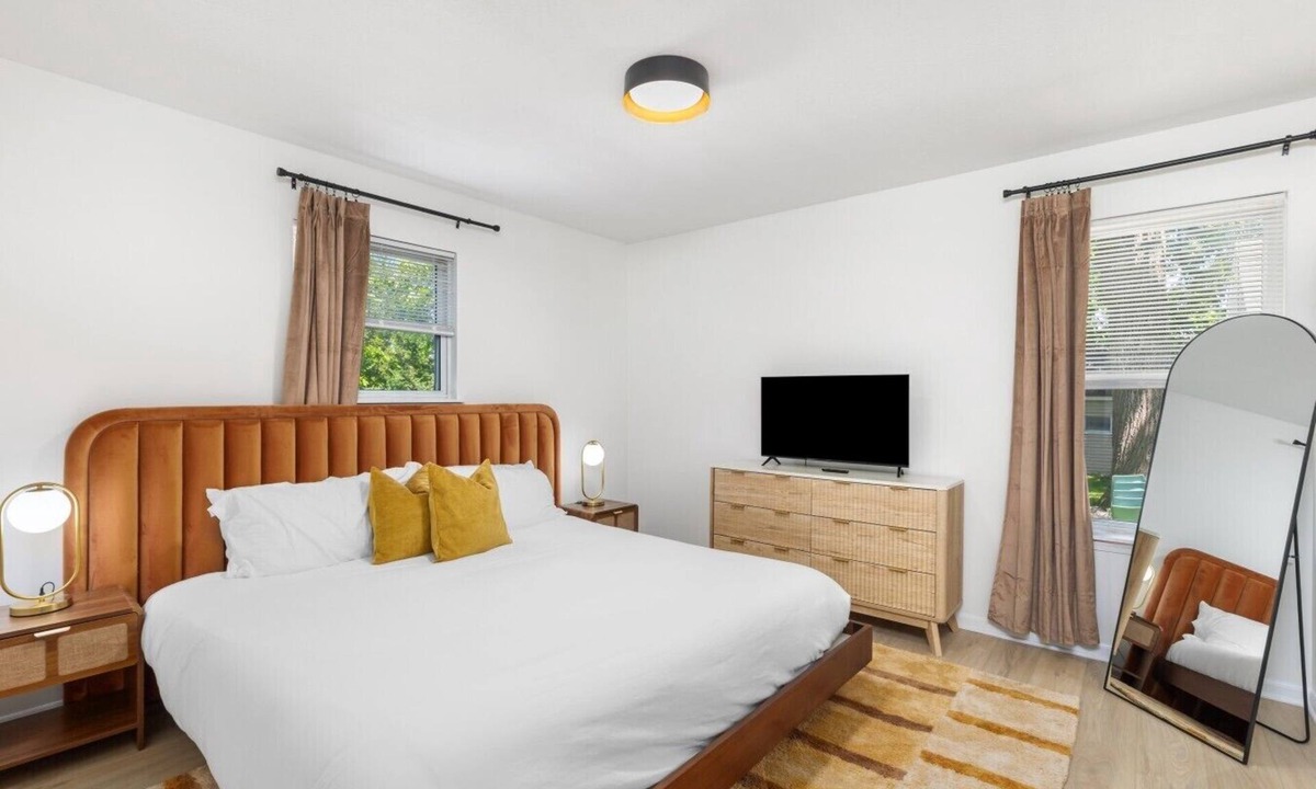 Delaware Apartment | Clean, comfortable, and versatile home, perfect for long stays