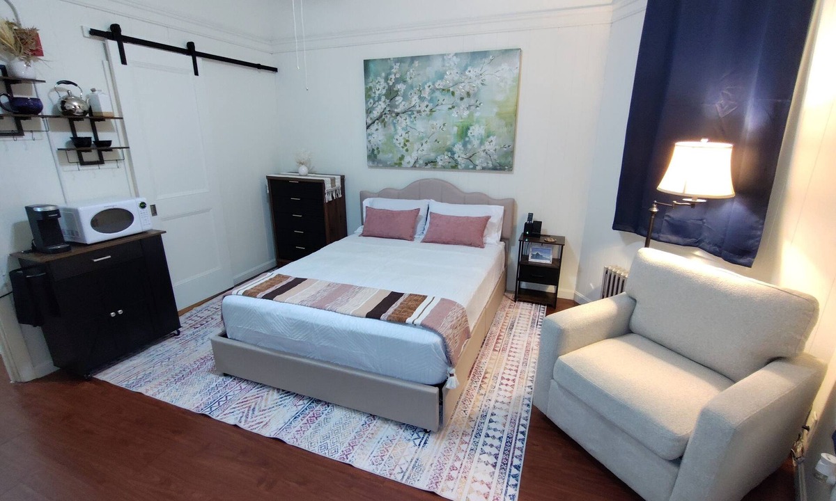West Warwick Apartment | Clean Cozy Studio Apartment in West Warwick