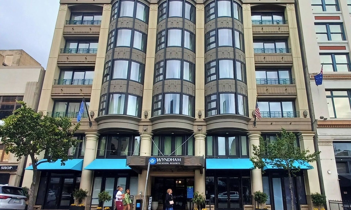 East Village Apartment | Club Wyndham Harbor Lights - Downtown San Diego