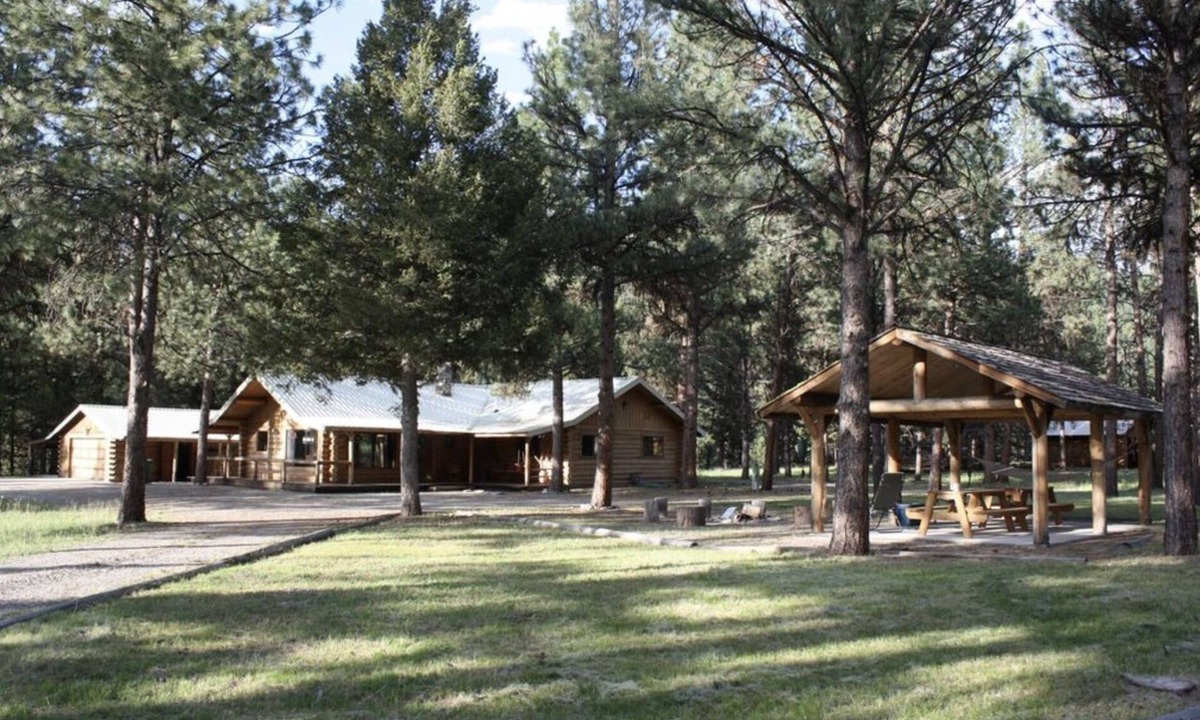 Darby Cabin | Coal Creek Mountain Lodge PREMIER mountain lodge with beautiful scenic views!
