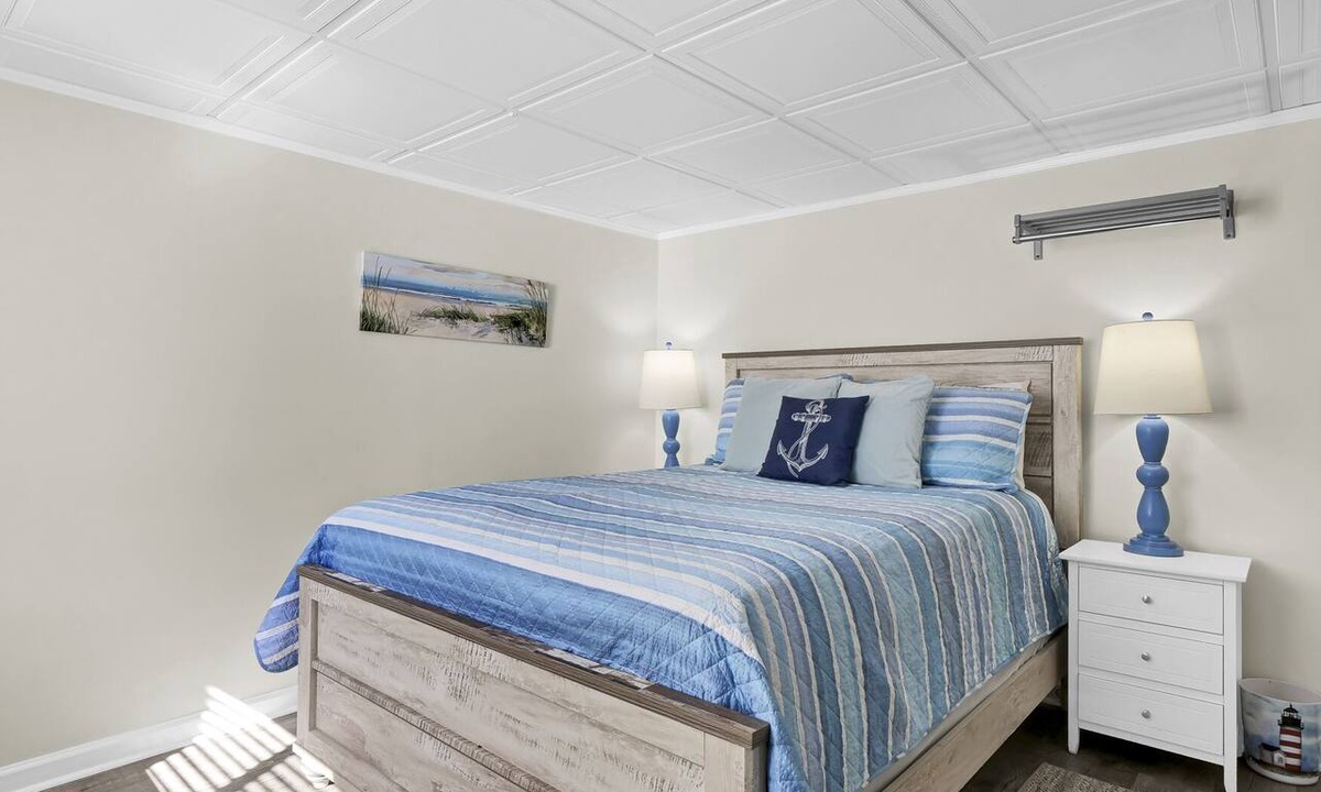 Airlie Condo | Coastal Comfort at The Waterway: Studio with Pool & Dining Nearby!