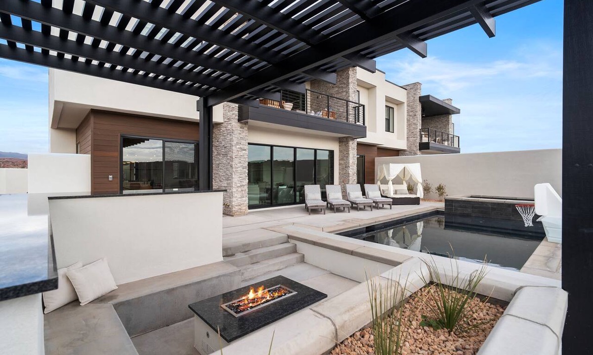 Washington Condo | Coastal Isle Luxury Retreat