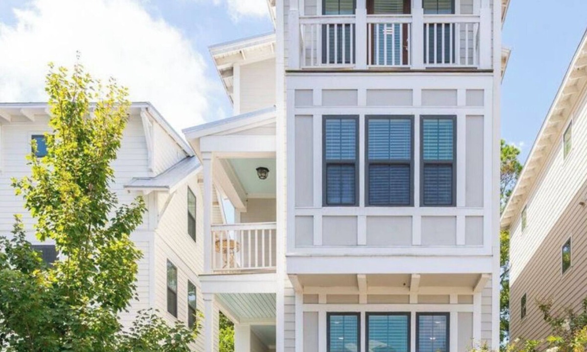 Old Village House | Coastal Retreat Minutes to Sullivans Island and downtown Charleston